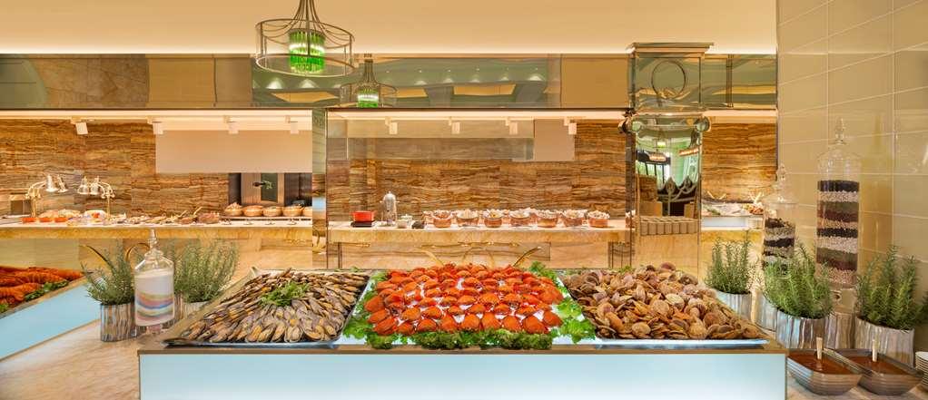 The Lin Hotel Тайчжун Ресторан фото Seafood at the buffet