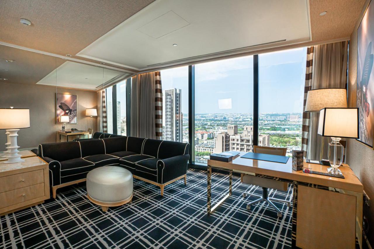 The Lin Hotel Тайчжун Екстер'єр фото A suite at the Conrad Tokyo