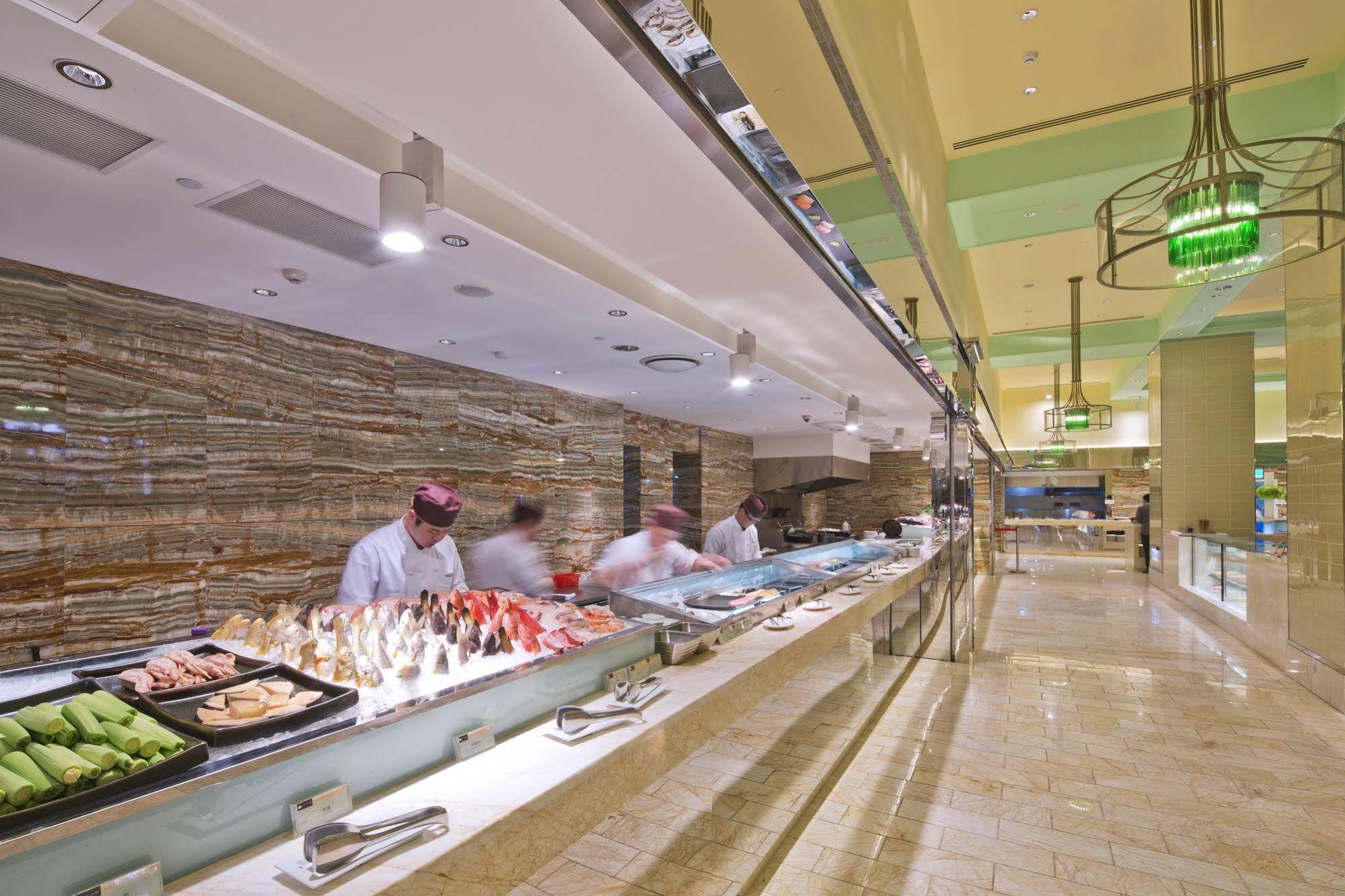 The Lin Hotel Тайчжун Екстер'єр фото The buffet at the Grand Hyatt Hotel, Amman, Jordan